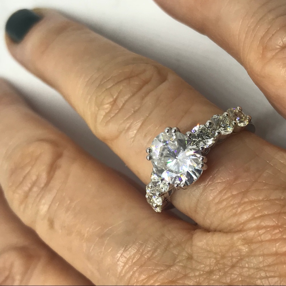 1.5 carat tw oval diamond engagement ring , Gia - Picture 5 of 6